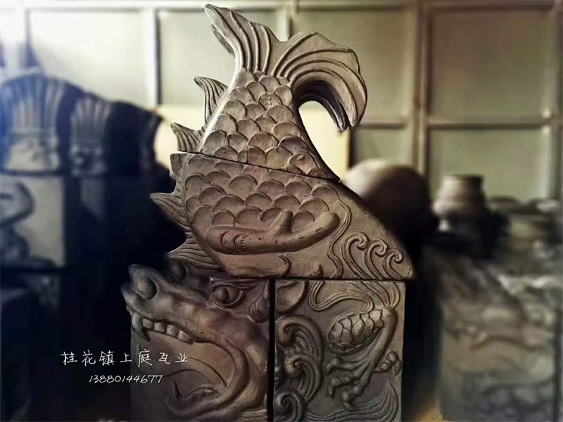 吻和龙、中堆